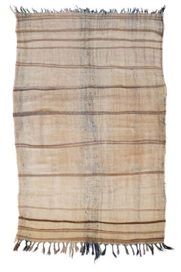  front of oulli rugs item OR124